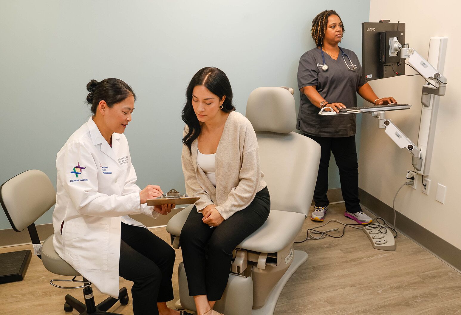 how-to-Choose-the-best-female-oncologist-in-hyderabad-for-cancer-treatment